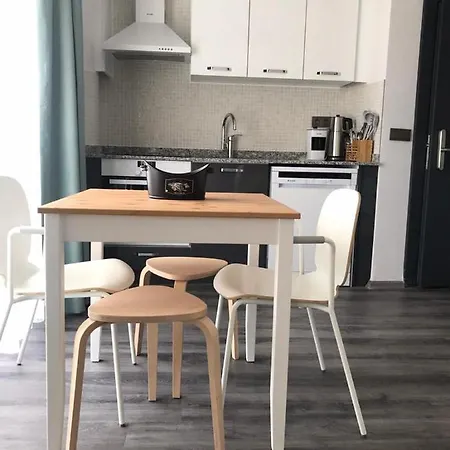 Deluxe With Sea View In The Heart Of Апартаменты